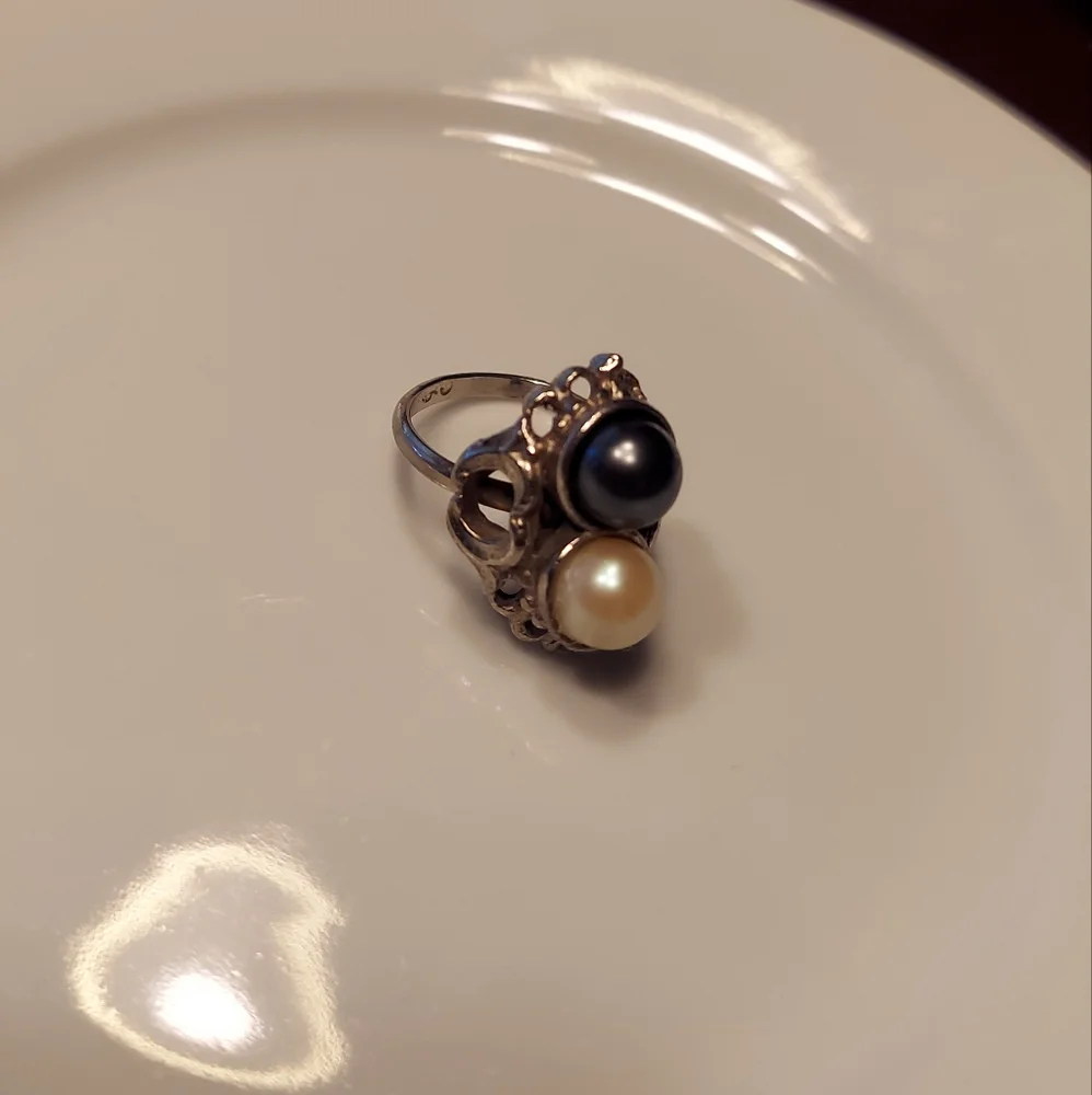 Vintage 10k WG Plated Silver White & Black Pearls Chunky Adjustable Ring RARE